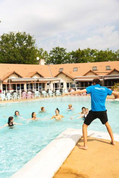 Camping Officiel Siblu Les Pierres Couchees サン・ブルヴァン・レ・パン エクステリア 写真